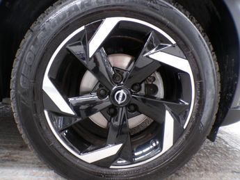 NISSAN JUKE DIG-T N-CONNECTA DCT 1.0 DIG-T N-CONNECTA DCT 5DR Semi Automatic