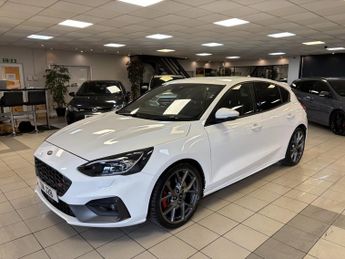 Ford Focus 2.3 ST 5DR Manual
