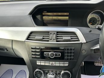MERCEDES-BENZ C-CLASS C180 BLUEEFFICIEN 1.8 C180 BLUEEFFICIENCY SPORT 4DR Automatic