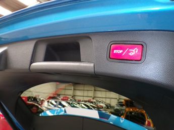 MERCEDES-BENZ GLA-CLASS GLA 220 D 4MATI 2.1 GLA 220 D 4MATIC AMG LINE PREMIUM 5DR Semi Automatic