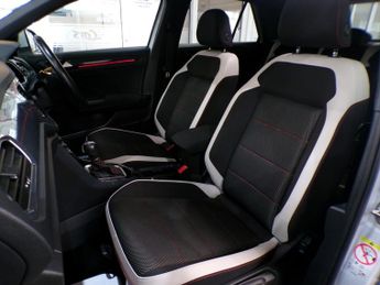 VOLKSWAGEN T-ROC SEL TSI EVO DSG 1.5 SEL TSI EVO DSG 5DR Semi Automatic