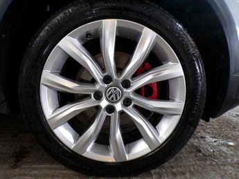 VOLKSWAGEN T-ROC SEL TSI EVO DSG 1.5 SEL TSI EVO DSG 5DR Semi Automatic