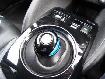 NISSAN LEAF TEKNA 5DR AUTOMATIC