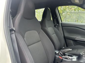 NISSAN JUKE DIG-T ACENTA DCT HAT 1.0 DIG-T ACENTA DCT 5DR Semi Automatic