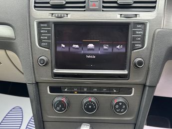 VOLKSWAGEN GOLF SE TDI BLUEMOTION TE 1.6 SE TDI BLUEMOTION TECHNOLOGY DSG 5DR Semi Automatic