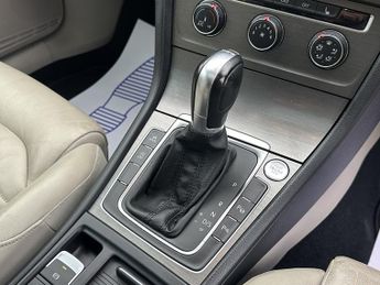 VOLKSWAGEN GOLF SE TDI BLUEMOTION TE 1.6 SE TDI BLUEMOTION TECHNOLOGY DSG 5DR Semi Automatic