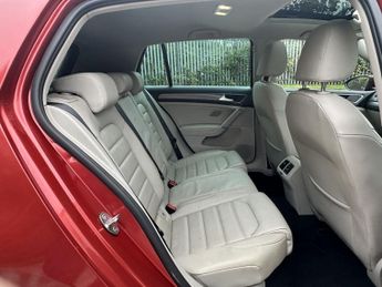 VOLKSWAGEN GOLF SE TDI BLUEMOTION TE 1.6 SE TDI BLUEMOTION TECHNOLOGY DSG 5DR Semi Automatic