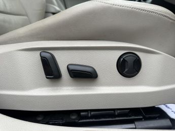 VOLKSWAGEN GOLF SE TDI BLUEMOTION TE 1.6 SE TDI BLUEMOTION TECHNOLOGY DSG 5DR Semi Automatic