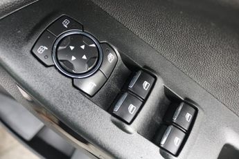 FORD ECOSPORT TITANIUM HATCHBA 1.0 TITANIUM 5DR Automatic