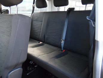 VOLKSWAGEN TRANSPORTER 2.0 SHUTTLE SE TDI 5DR AUTOMATIC