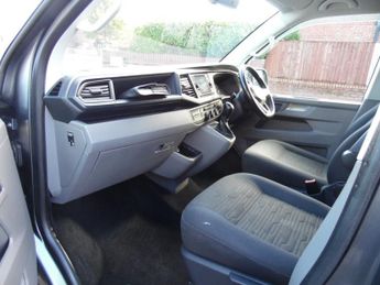 VOLKSWAGEN TRANSPORTER 2.0 SHUTTLE SE TDI 5DR AUTOMATIC