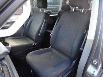 VOLKSWAGEN TRANSPORTER 2.0 SHUTTLE SE TDI 5DR AUTOMATIC