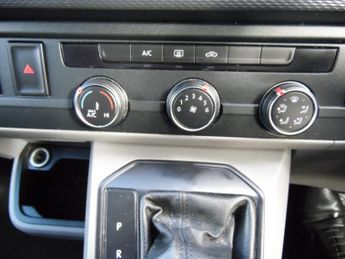 VOLKSWAGEN TRANSPORTER 2.0 SHUTTLE SE TDI 5DR AUTOMATIC