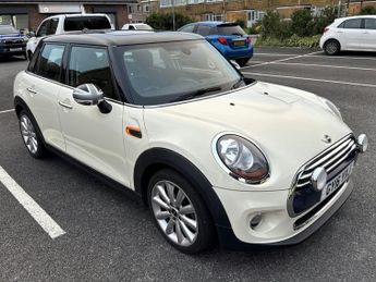 MINI Hatch 1.5 COOPER 5DR Manual