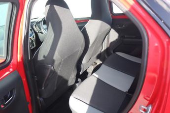 TOYOTA AYGO 1.0 VVT-I X-PLAY X-SHIFT 5DR Semi Automatic