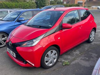 TOYOTA AYGO 1.0 VVT-I X-PLAY X-SHIFT 5DR Semi Automatic