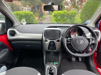 TOYOTA AYGO 1.0 VVT-I X-PLAY X-SHIFT 5DR Semi Automatic