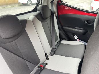 TOYOTA AYGO 1.0 VVT-I X-PLAY X-SHIFT 5DR Semi Automatic