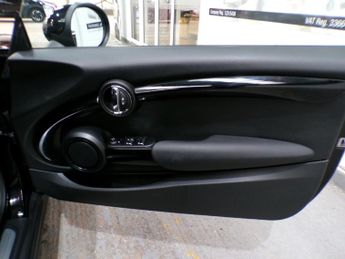 MINI CONVERTIBLE 1.5 COOPER 2DR Automatic