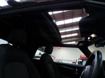 MINI CONVERTIBLE 1.5 COOPER 2DR Automatic