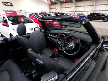 MINI CONVERTIBLE 1.5 COOPER 2DR Automatic