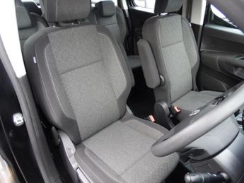 VAUXHALL COMBO LIFE DESIGN XL 5DR AUTOMATIC