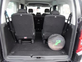VAUXHALL COMBO LIFE DESIGN XL 5DR AUTOMATIC