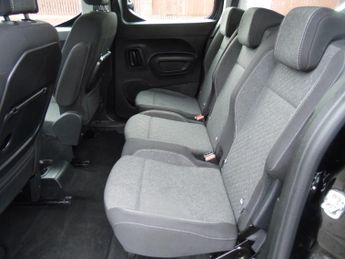VAUXHALL COMBO LIFE DESIGN XL 5DR AUTOMATIC