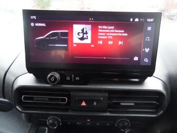 VAUXHALL COMBO LIFE DESIGN XL 5DR AUTOMATIC