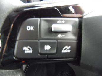 VAUXHALL COMBO LIFE DESIGN XL 5DR AUTOMATIC