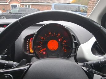 TOYOTA AYGO 1.0 VVT-I X-PRESS X-SHIFT 5DR Semi Automatic