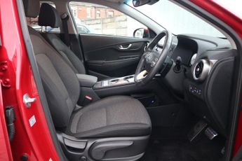 HYUNDAI KONA ELECTRIC HATCHBACK PREMIUM 5DR Automatic