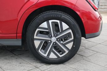 HYUNDAI KONA ELECTRIC HATCHBACK PREMIUM 5DR Automatic