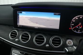 MERCEDES-BENZ E-CLASS DIESEL SALOON 2.0 E 300 D AMG LINE EDITION PREMIUM PLUS 4DR Automatic