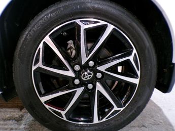 TOYOTA YARIS 1.5 DESIGN FHEV 5DR CVT