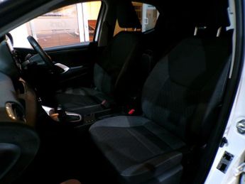 TOYOTA YARIS 1.5 DESIGN FHEV 5DR CVT