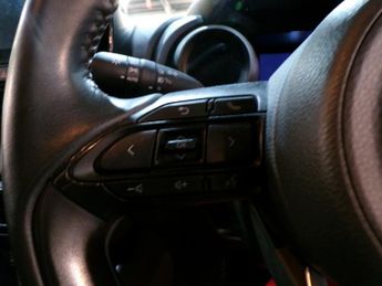 TOYOTA YARIS 1.5 DESIGN FHEV 5DR CVT