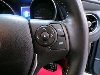 TOYOTA AURIS 1.8 VVT-I BUSINESS EDITION 5DR CVT