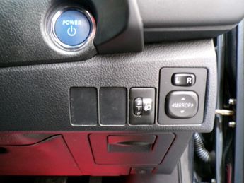 TOYOTA AURIS 1.8 VVT-I BUSINESS EDITION 5DR CVT