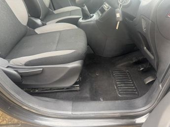 CITROEN C3 PICASSO 1.6 BLACKCHERRY HDI 5DR Manual