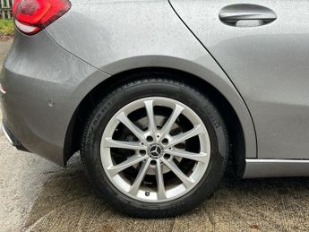 MERCEDES-BENZ A-CLASS 1.3 A 180 SPORT EXECUTIVE 5DR Automatic