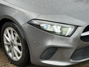 MERCEDES-BENZ A-CLASS 1.3 A 180 SPORT EXECUTIVE 5DR Automatic