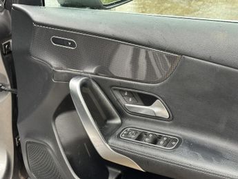 MERCEDES-BENZ A-CLASS 1.3 A 180 SPORT EXECUTIVE 5DR Automatic