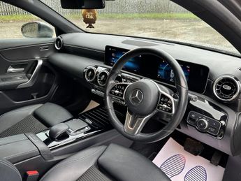 MERCEDES-BENZ A-CLASS 1.3 A 180 SPORT EXECUTIVE 5DR Automatic