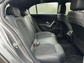 MERCEDES-BENZ A-CLASS 1.3 A 180 SPORT EXECUTIVE 5DR Automatic