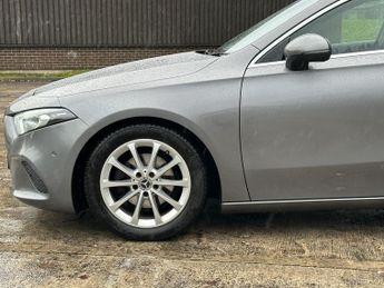 MERCEDES-BENZ A-CLASS 1.3 A 180 SPORT EXECUTIVE 5DR Automatic