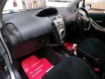 TOYOTA YARIS 1.3 SR 5DR Manual