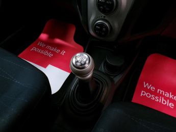 TOYOTA YARIS 1.3 SR 5DR Manual