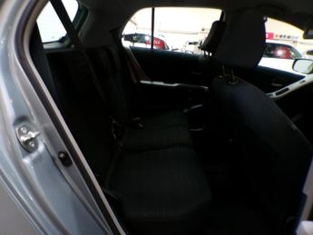 TOYOTA YARIS 1.3 SR 5DR Manual