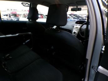 TOYOTA YARIS 1.3 SR 5DR Manual